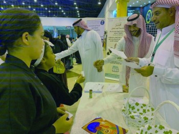 بيئة الشرقية تهدد بملاحقة محلات المبيدات الزراعية المخالفة