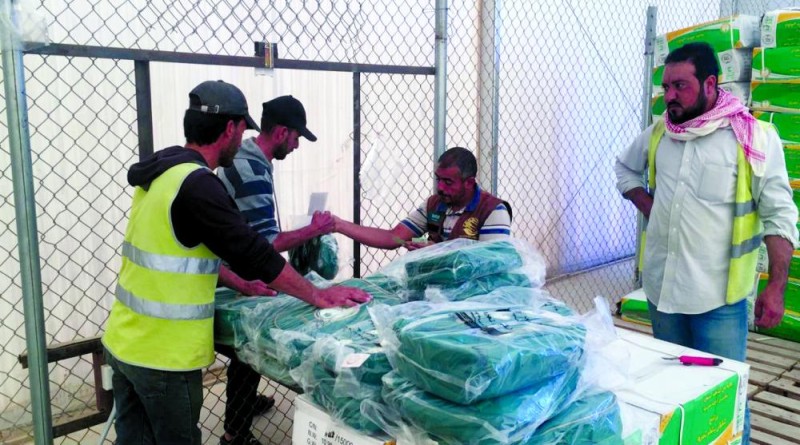 حقائب وأدوات مدرسية للطلاب السوريين في الأردن