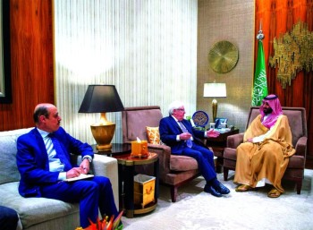 ولي العهد يبحث مستجدات الساحة اليمنية مع المبعوث الأممي