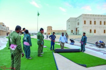 نصف مليون زهرة تزين وسط العوامية بالقطيف.. اليوم