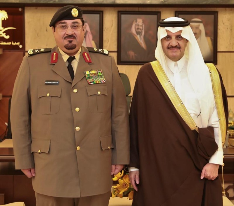 أمير الشرقية يقلد عدداً من الضباط رتبهم الجديدة