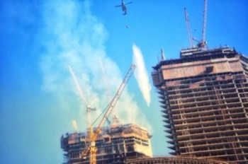 24 فرقة إطفاء .. إخماد حريق في برج سكني بجدة