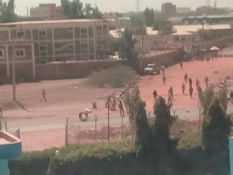 السفارة فى الخرطوم تحذر من المواقع التى بها عمليات أمنية