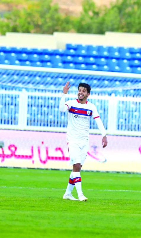 هاسي وبقير ومبولحي نجوم نوفمبر وديسمبر