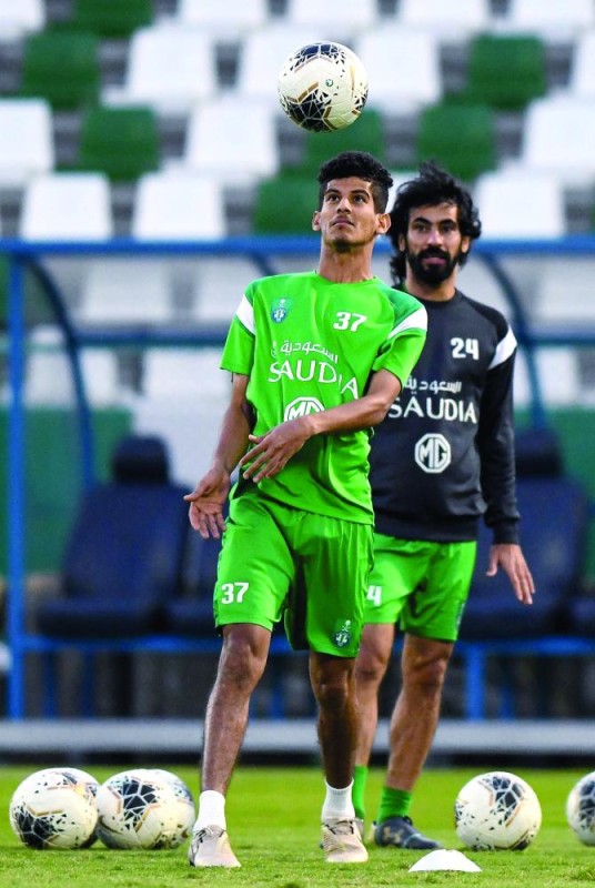 الأهلي يفتش عن صدارة المجموعة في مرمى الاستقلال
