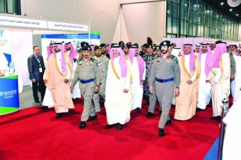 أمير الشرقية يشدد على ابتكار مبادرات تعزز رسالة الدفاع المدني