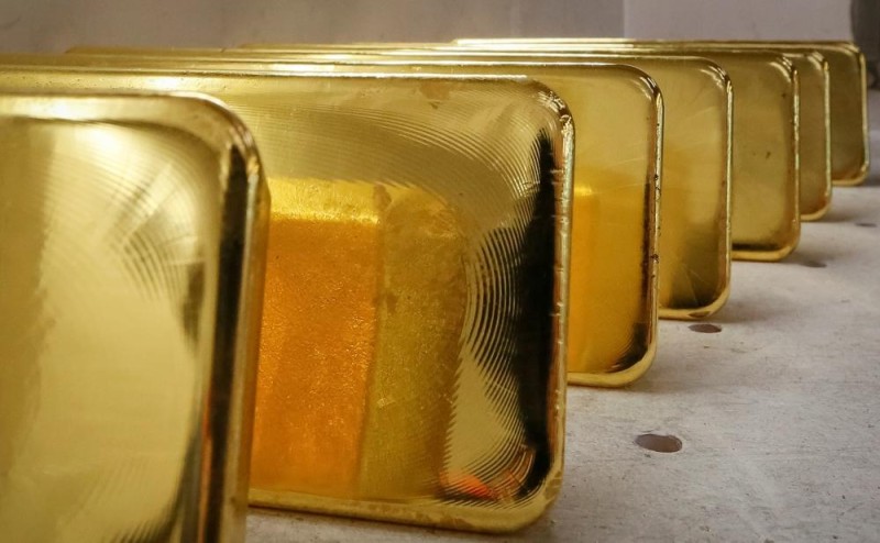 الذهب يواصل مكاسبه بفضل الإجراءات الامريكية