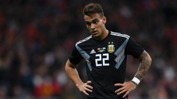 برشلونة يقترب من ضم الأرجنتيني لوتارو مارتينيز