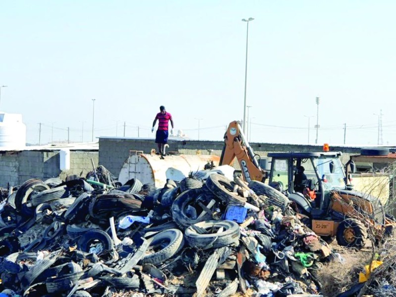 «سكراب» أبو معن.. بؤرة تلوث تزاحم الأحياء