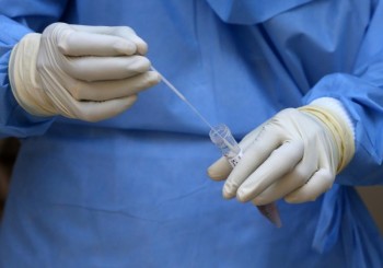 "كاوست" تعكف على دراسة جينات فيروس كورونا لتطوير اللقاح 