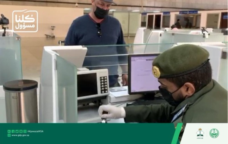 إنفاذاً لتوجيهات الملك.. مغادرة معتمري جنوب أفريقيا مطار المؤسس