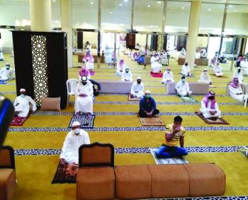 «فحوص» و»التزام» في أول صلاة جمعة بالشرقية