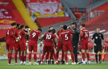 الإعلام البريطاني يشيد ببطل انجلترا الجديد ومدربه كلوب