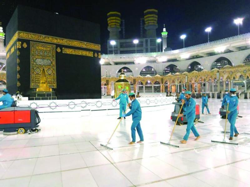 تعقيم وتطهير الحرم المكي بعد «طواف الإفاضة»