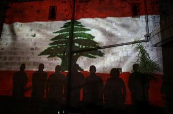 ماكرون يطالب بشركاء دوليين لمساعدتها: بيروت أصيبت في القلب