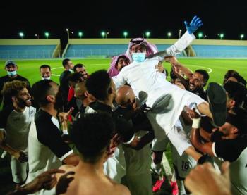 -هجر ( التاريخ )..يستعيد كبريائه..!!- العريفي: هدفنا اللقب وبدأنا التخطيط للأولى- العياري: فرضنا أنفسنا واستحققنا الصعود- القنيان: طموحاتنا في الأولى كبيرة لإسعاد جماهيرنا- العديل: العمل الإداري الكبير توّجناه بالإنجاز- 34 ألف ريال مجموع مكافآت الصعود- صعود مبكر قبل النهاية بثلاث جولات- الأكثر فوزا وتهديفا والأقل خسارة