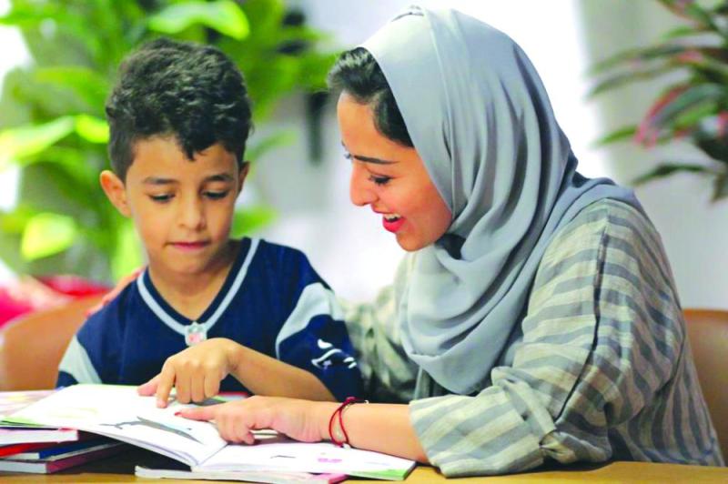 6 ملايين طالب وطالبة.. والموظفون «يعودون بحذر» اليوم