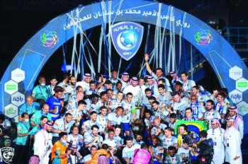 يا هلال من يجاريك الأرقام والفرح أجمل معانيك