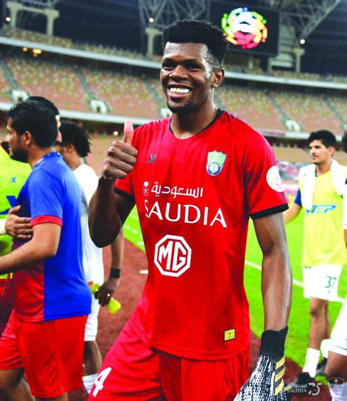 الأهلي يخسر العويس.. والنصر يستعيد نجومه