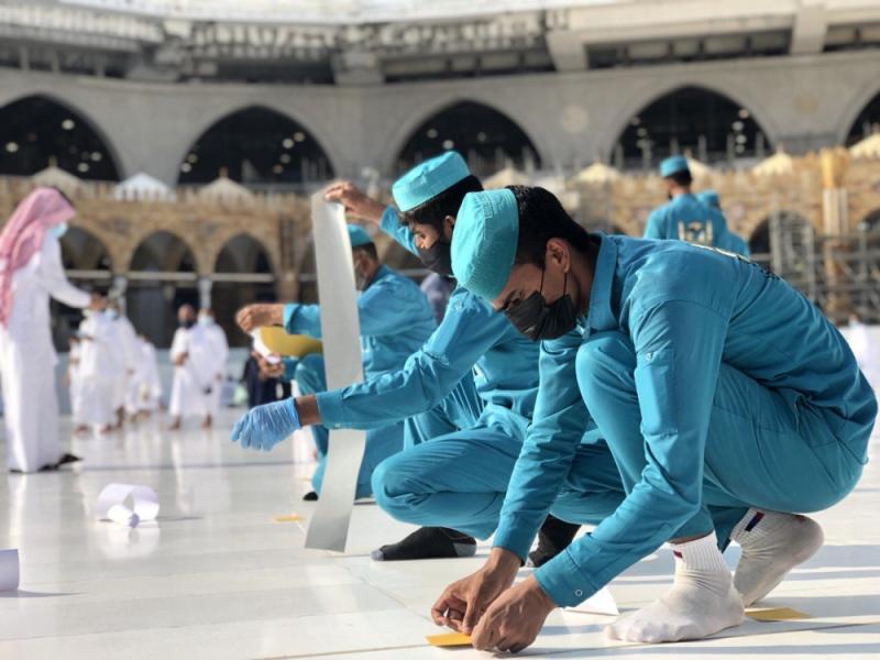 إعادة تقسيم مسارات المطاف وفقا للإجراءات الاحترازية