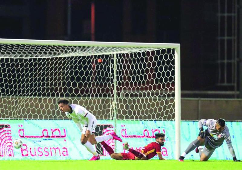الشباب ..يختال بالصدارة