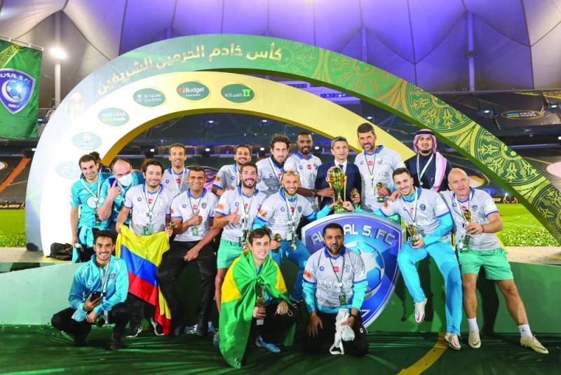 الهلال يصرف النظر عن تيكسيرا وينتظر إشارة رازفان