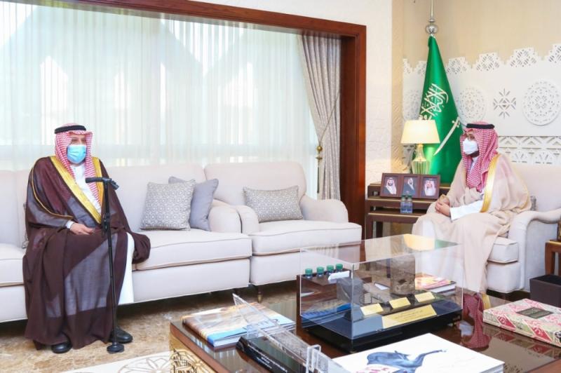 أمير الشرقية يؤكد ضرورة الاهتمام باللاعبين القدامى