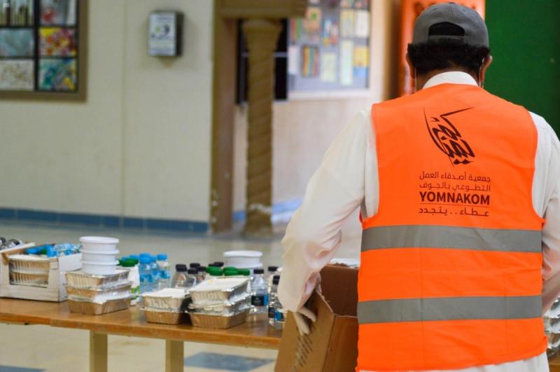 تائهون وحائرون .. متطوعون ومتطوعات «في يومهم العالمي»