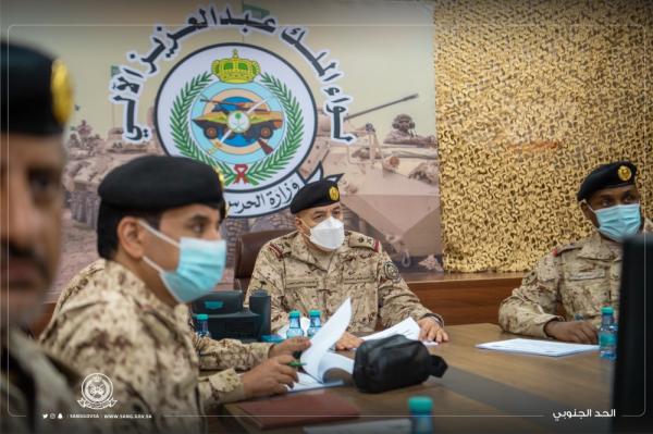 رئيس الجهاز العسكري يزور قوات الحرس الوطني في الحد الجنوبي