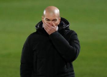 ريال مدريد يعلن إصابة زيدان بكورونا