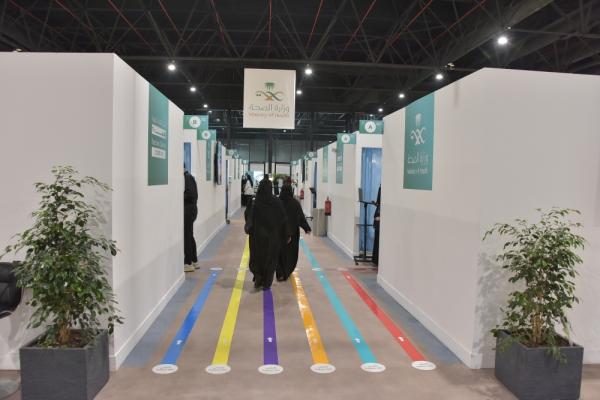 خطوط ملونة تيسر الوصول لعيادات لقاح كورونا بالدمام