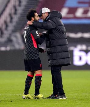 اللقب يفلت من ليفربول بعد هزيمة جديدة