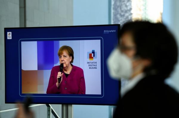 «ميركل» تدعو إلى استراتيجية حذرة للفتح خوفا من موجة ثالثة