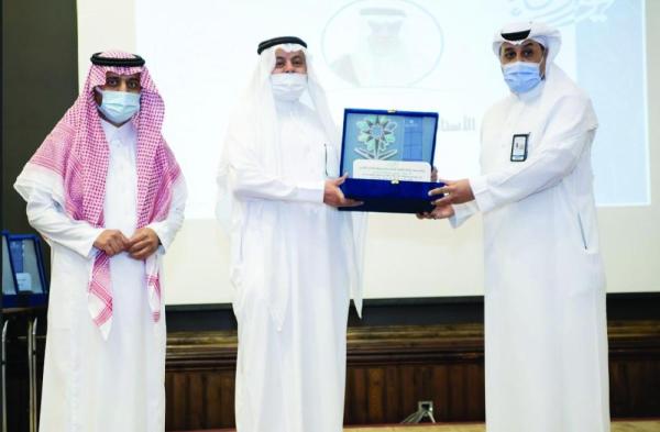 «تقنية الدمام» تكرم عميدها السابق وأساتذتها المتقاعدين