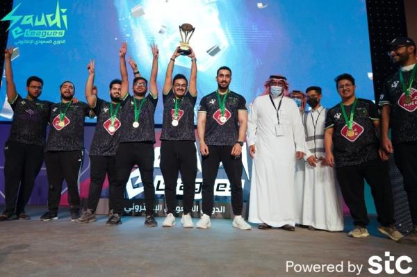 01 Esports ينهى الدوري الإلكتروني ببطولتين