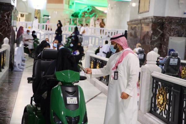 معتمرون يشيدون بخدمات العربات المتنقلة.. ماذا قالوا؟ 