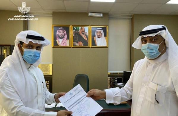 إصدار أول رخصتين للأسوار النموذجية بالقطيف