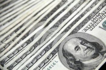 الدولار يستقر قرب أدنى مستوياته والأسهم الأوروبية تفتح مرتفعة