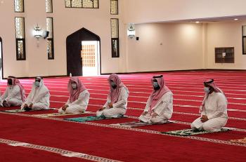 عاجل : إعادة افتتاح 10 مساجد بعد تعقيمها في 5 مناطق