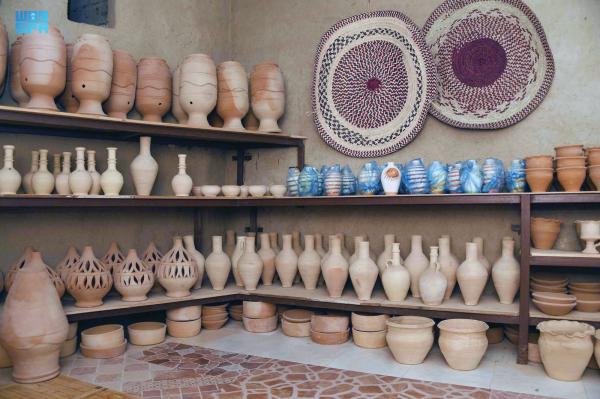 «فخاريات الأحساء».. موروث شعبي يتحدى الاختراعات الحديثة