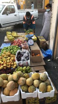 رفع البسطات المخالفة بأسواق الدمام