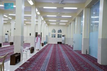 فتح 17 مسجدا بعد تعقيمها في 5 مناطق