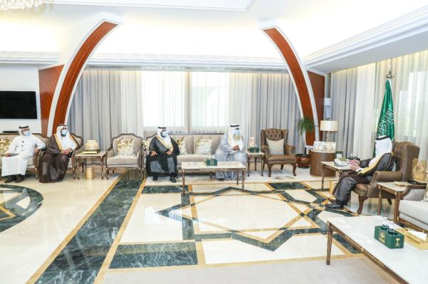 أمير الشرقية : شباب الوطن يقوم بأدوار تطوعية كبيرة