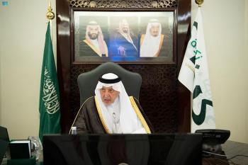 أمير مكة يناقش جاهزية مرافق وخدمات مراكز تجمع واستقبال الحجاج