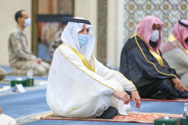 أمير الشرقية يؤدي صلاة عيد الأضحى مع جموع المصلين