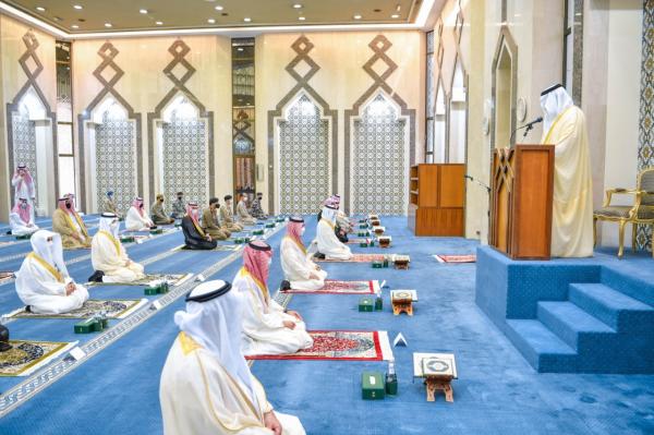 أمير الشرقية يؤدي صلاة عيد الأضحى مع جموع المصلين