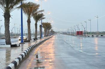 غبار وأمطار وسيول على جازان حتى السابعة مساءً