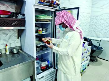 1500جولة تغلق 9 منشآت بأسواق الشرقية