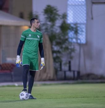 10حراس أجانب يحمون عرين أندية المحترفين