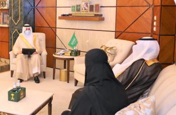 أمير الشرقية : العمل الإبداعي في توثيق الاعمال الإنسانية يستحق الاهتمام